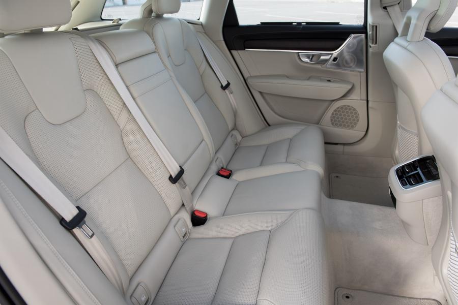 Интерьер Volvo V90 T6 Cross Country 2016 года  (фото 102 из 104)